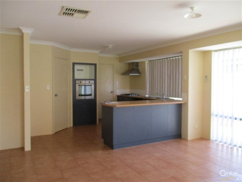 102 Hawker Street, Shoalwater WA 6169