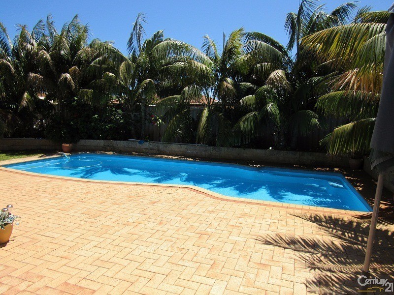 14 Bayeux Avenue, Port Kennedy WA 6172