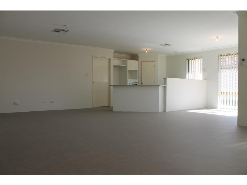 18 Morfontaine Parade, Port Kennedy WA 6172