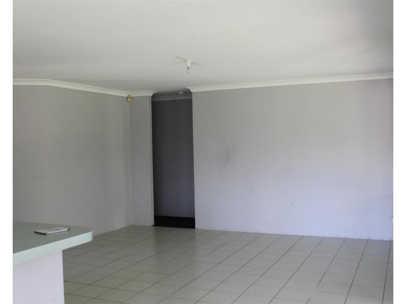 17 Kentia Close, Warnbro WA 6169