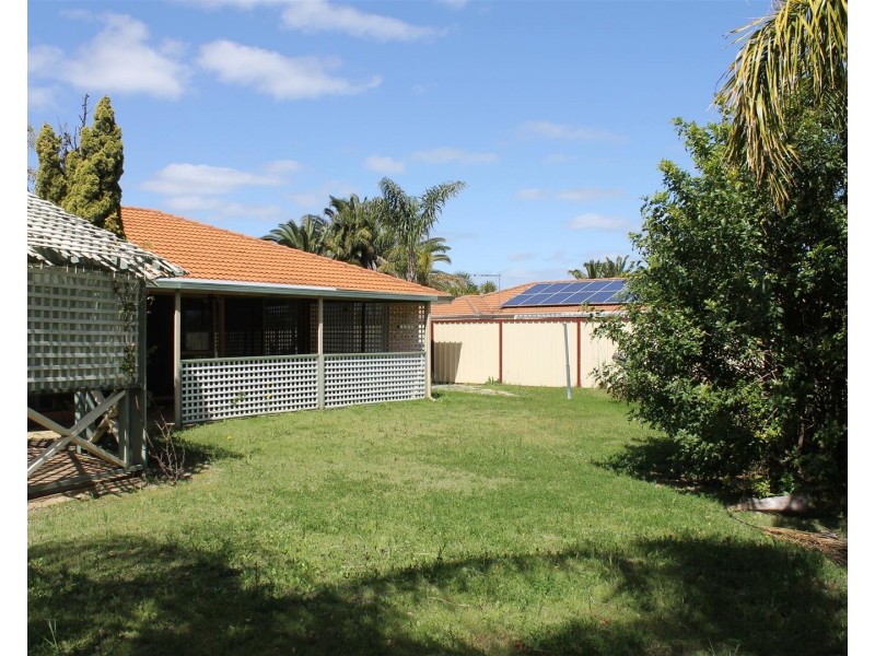 17 Kentia Close, Warnbro WA 6169