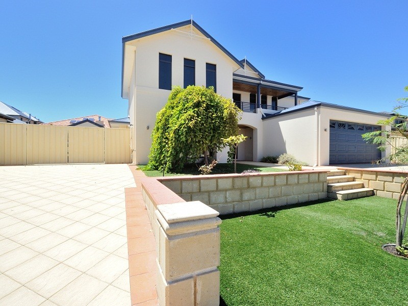 13 Lowlands Crescent, Secret Harbour WA 6173