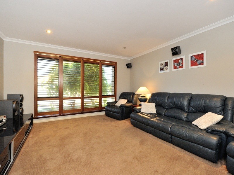 13 Lowlands Crescent, Secret Harbour WA 6173