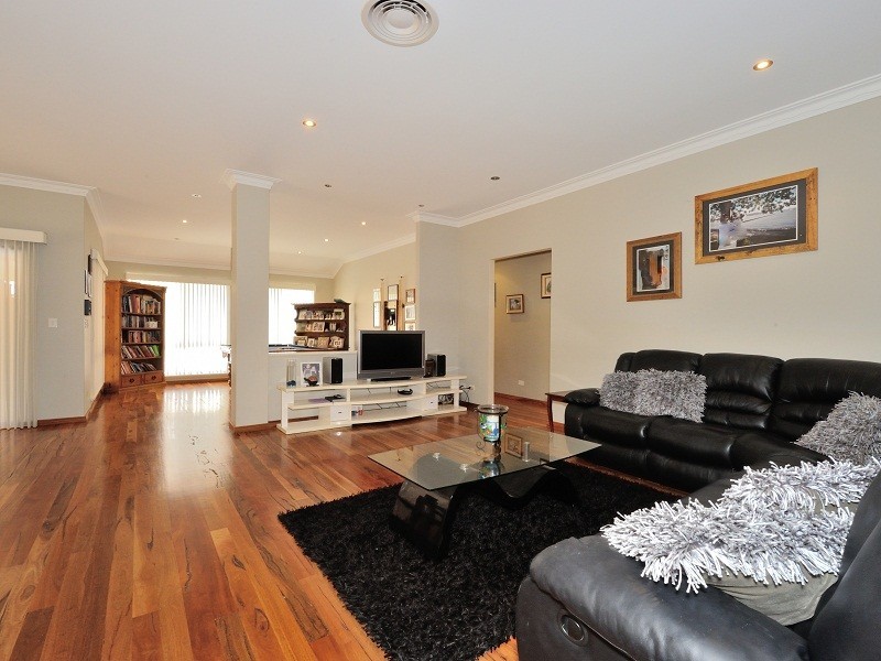 13 Lowlands Crescent, Secret Harbour WA 6173