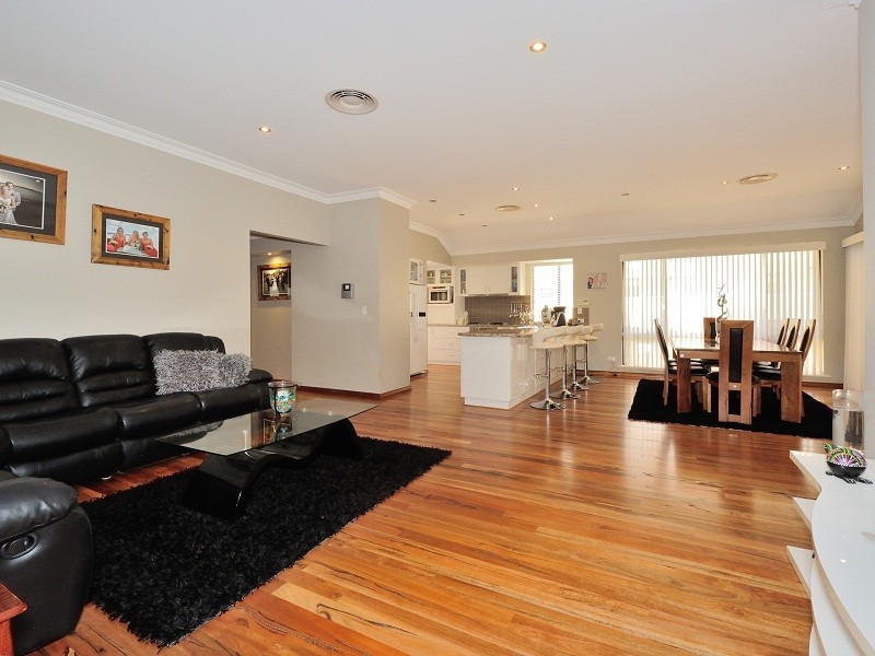 13 Lowlands Crescent, Secret Harbour WA 6173