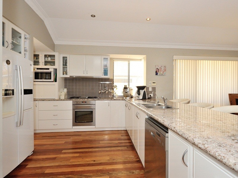 13 Lowlands Crescent, Secret Harbour WA 6173