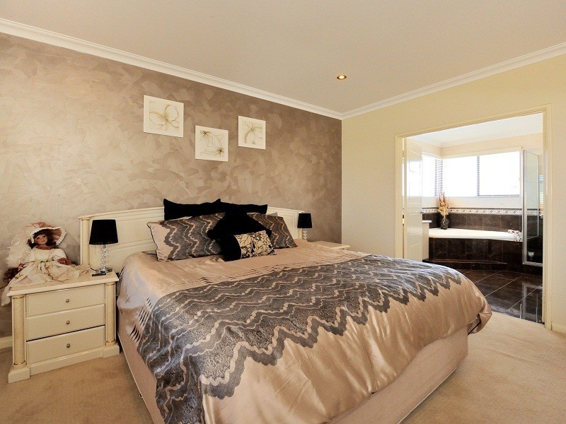 13 Lowlands Crescent, Secret Harbour WA 6173