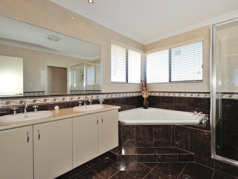 13 Lowlands Crescent, Secret Harbour WA 6173