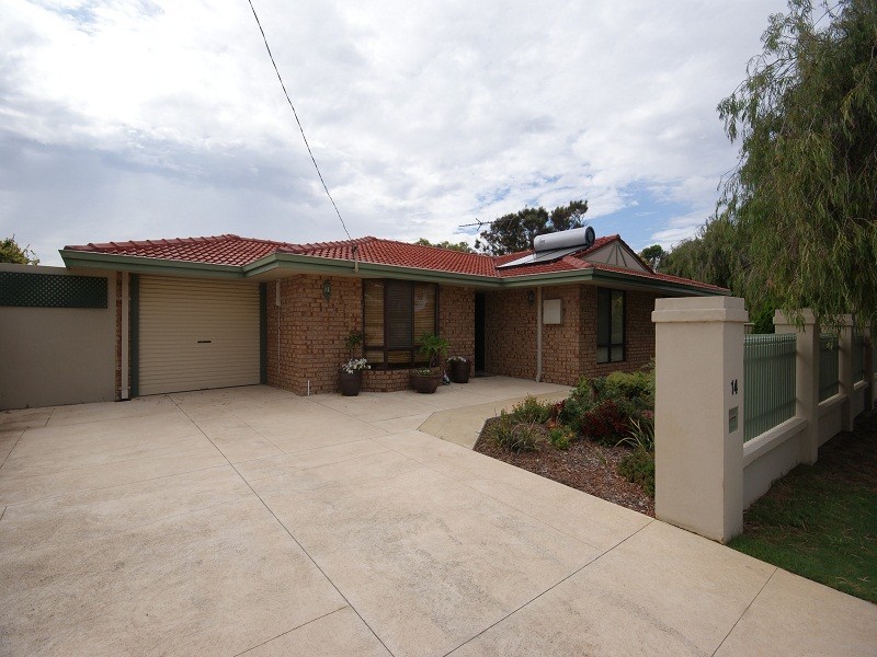 14 Ecclestone Street, Warnbro WA 6169