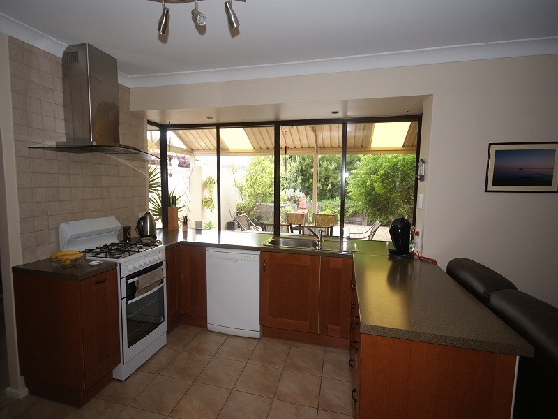 14 Ecclestone Street, Warnbro WA 6169