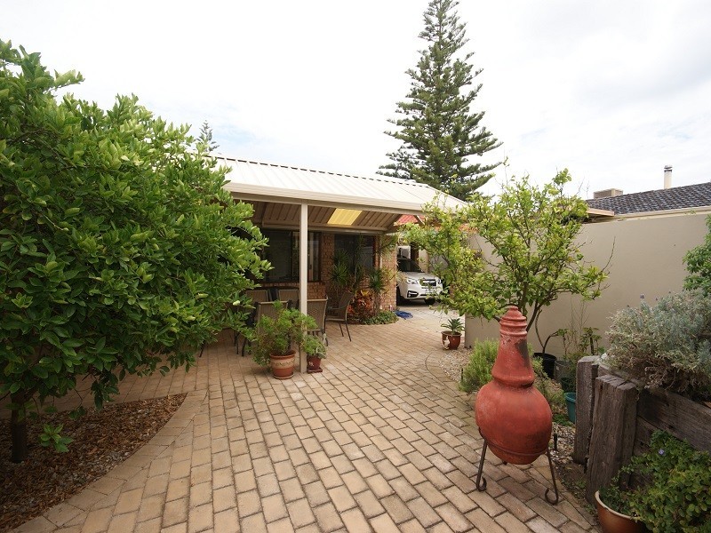 14 Ecclestone Street, Warnbro WA 6169