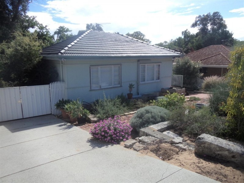 28 Grover Way, Medina WA 6167