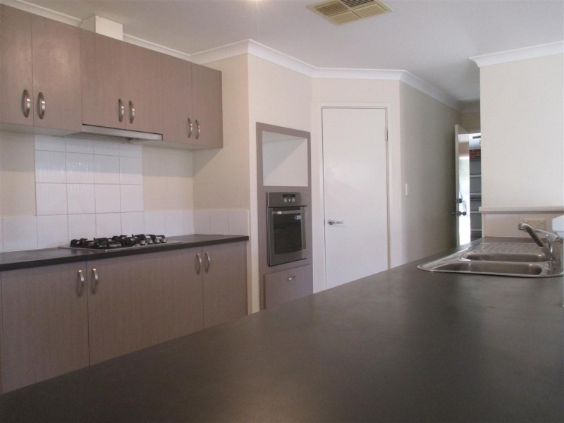 10 Yellowtail Road, Shoalwater WA 6169