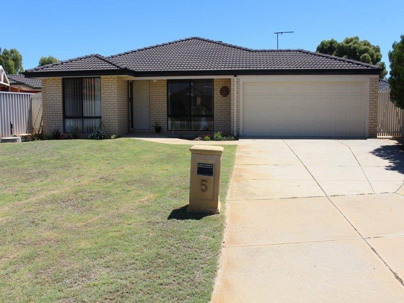 5 Uist Court, Port Kennedy WA 6172