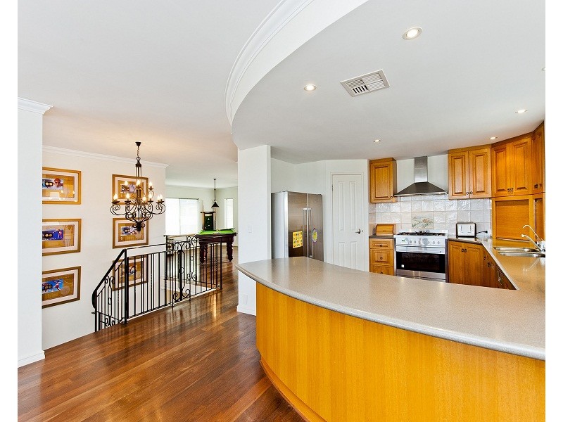 2 Hassars Road, Secret Harbour WA 6173