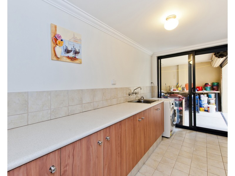 2 Hassars Road, Secret Harbour WA 6173