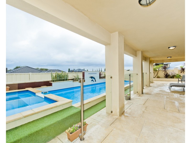 2 Hassars Road, Secret Harbour WA 6173