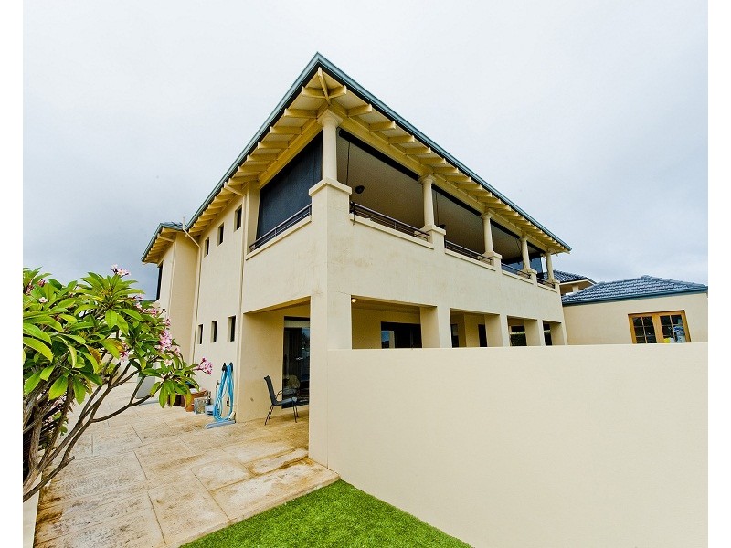 2 Hassars Road, Secret Harbour WA 6173