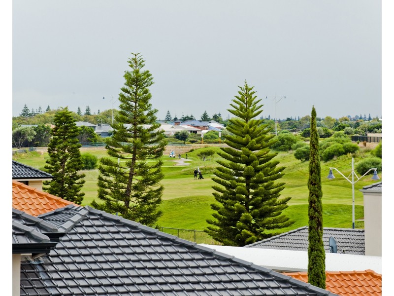 2 Hassars Road, Secret Harbour WA 6173