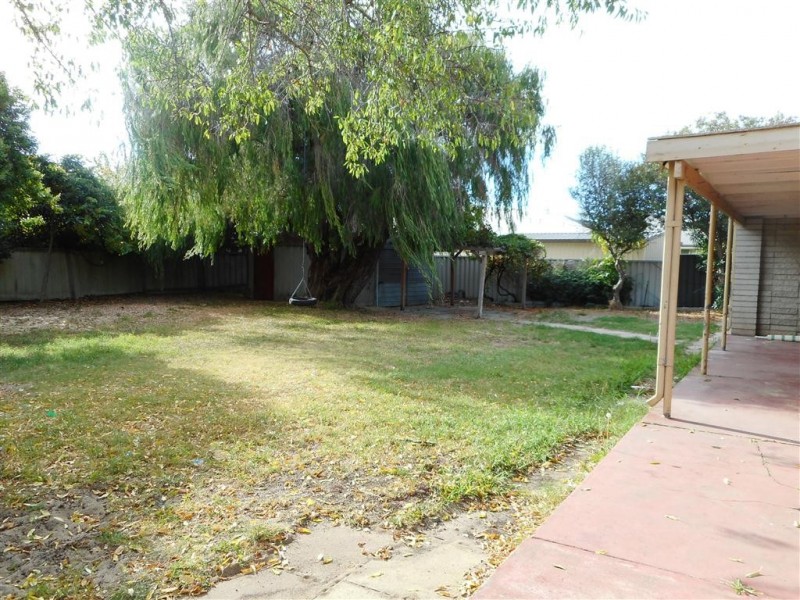 14 Houston Street, Rockingham WA 6168