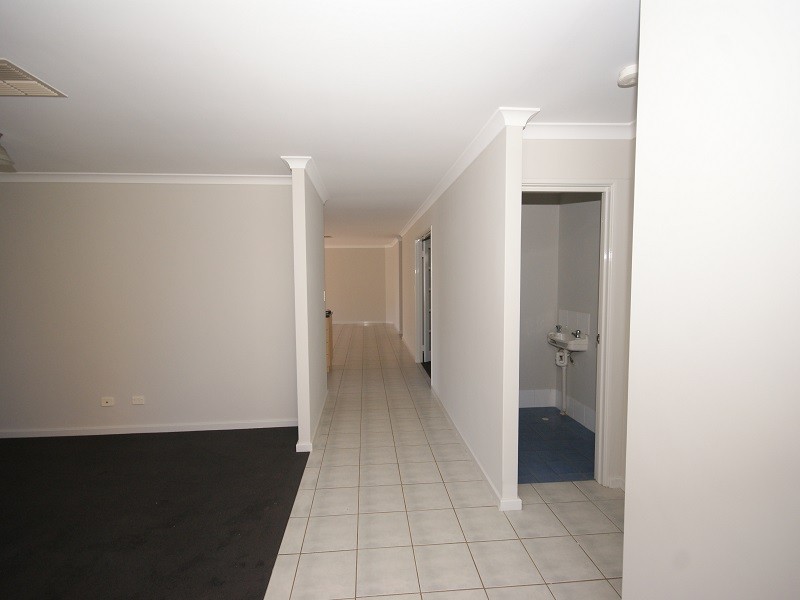 3 Sellafield Bend, Waikiki WA 6169