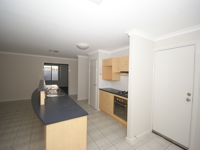 3 Sellafield Bend, Waikiki WA 6169