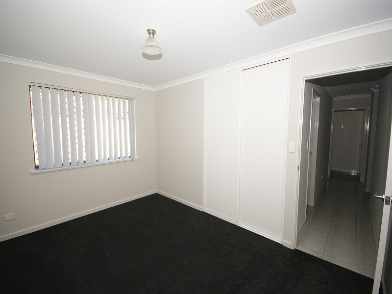 3 Sellafield Bend, Waikiki WA 6169