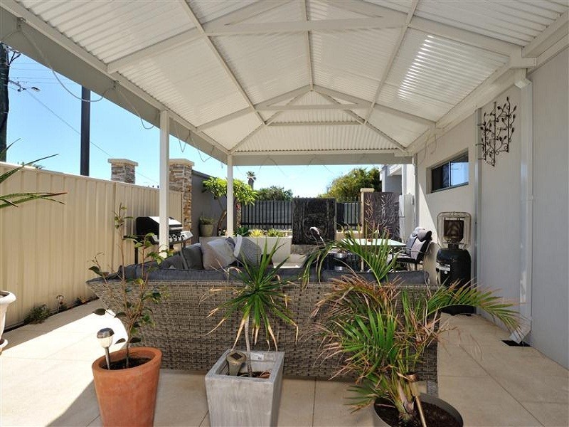 2/19 Malibu Road, Safety Bay WA 6169