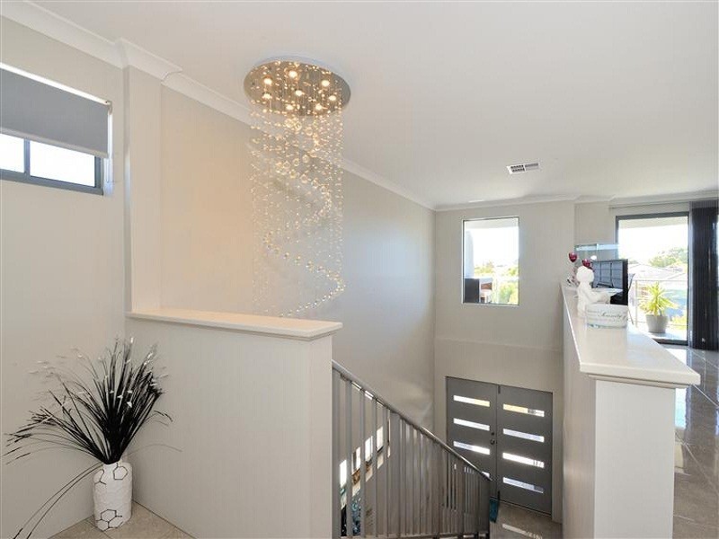 2/19 Malibu Road, Safety Bay WA 6169