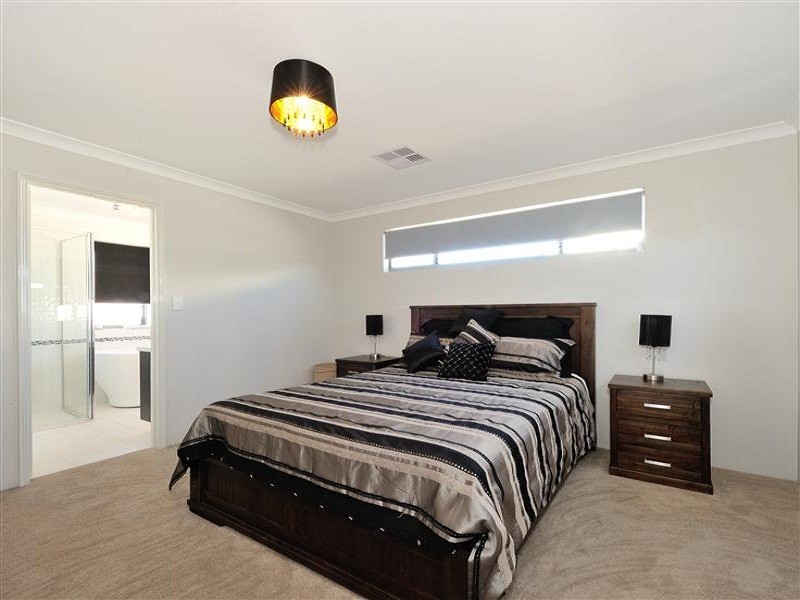 2/19 Malibu Road, Safety Bay WA 6169