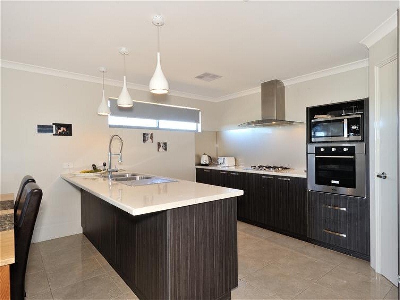 2/19 Malibu Road, Safety Bay WA 6169