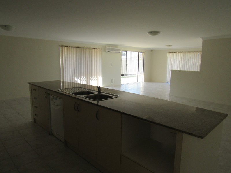 9 Cronulla Road, Secret Harbour WA 6173