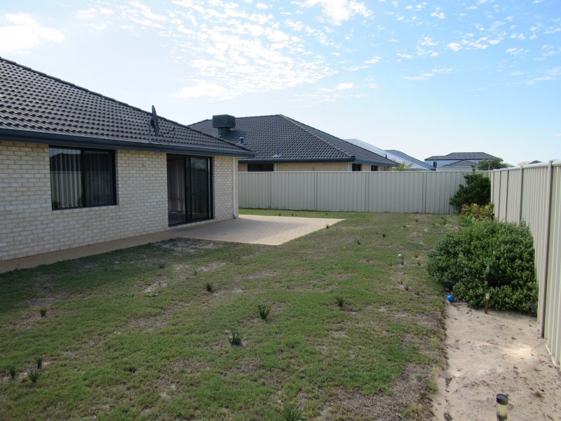 9 Cronulla Road, Secret Harbour WA 6173