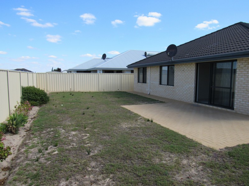 9 Cronulla Road, Secret Harbour WA 6173