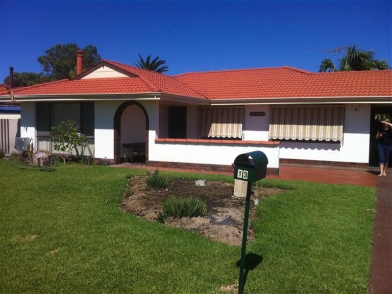 13 Leeder Street, Safety Bay WA 6169