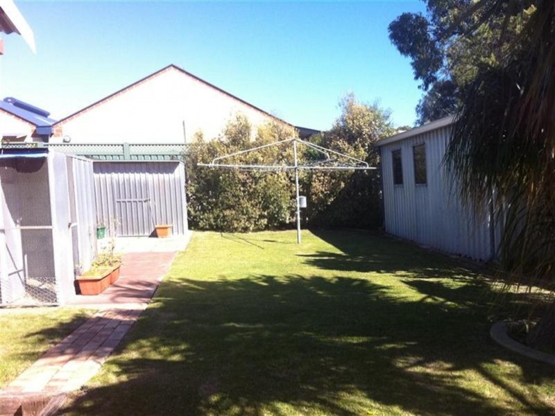 13 Leeder Street, Safety Bay WA 6169