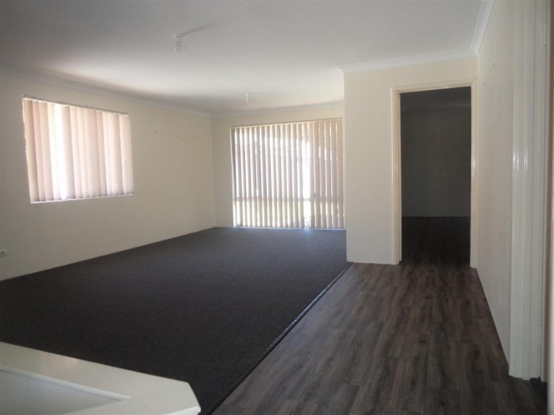 5 Summerhill Place, Warnbro WA 6169