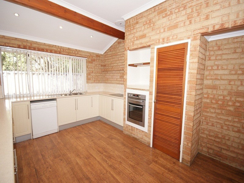 12 Ryde Close, Warnbro WA 6169