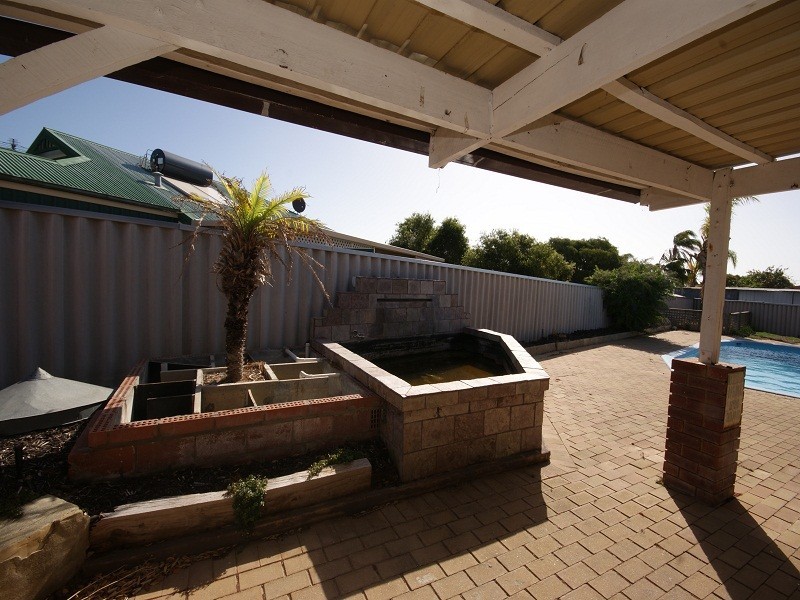 12 Ryde Close, Warnbro WA 6169