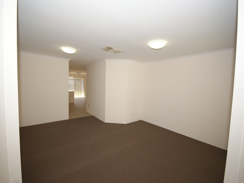 45 San Sebastian Boulevard, Port Kennedy WA 6172