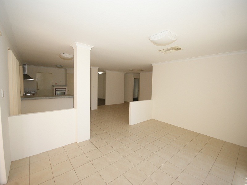 45 San Sebastian Boulevard, Port Kennedy WA 6172