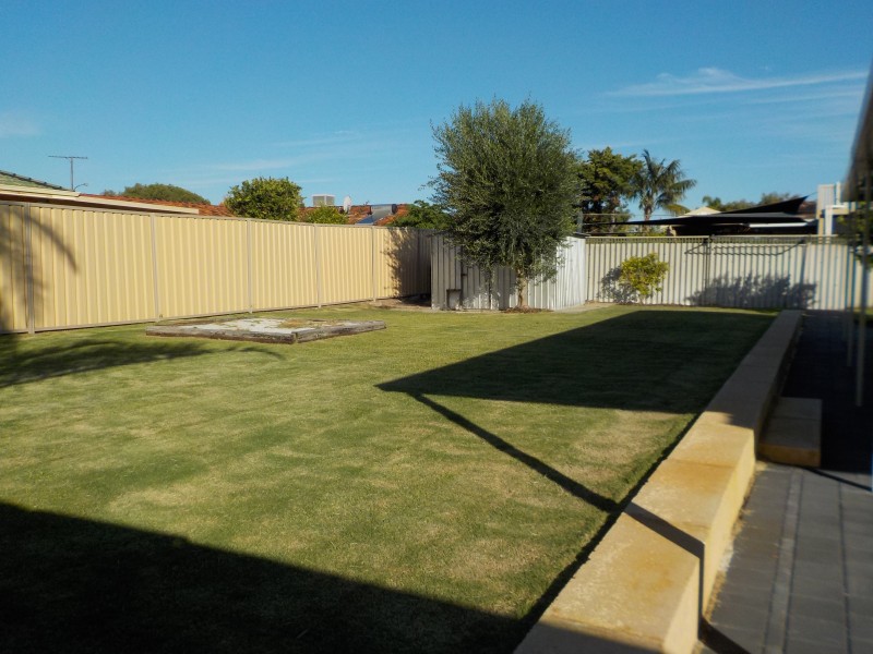 21 Jamaican Road, Safety Bay WA 6169