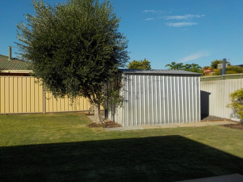 21 Jamaican Road, Safety Bay WA 6169