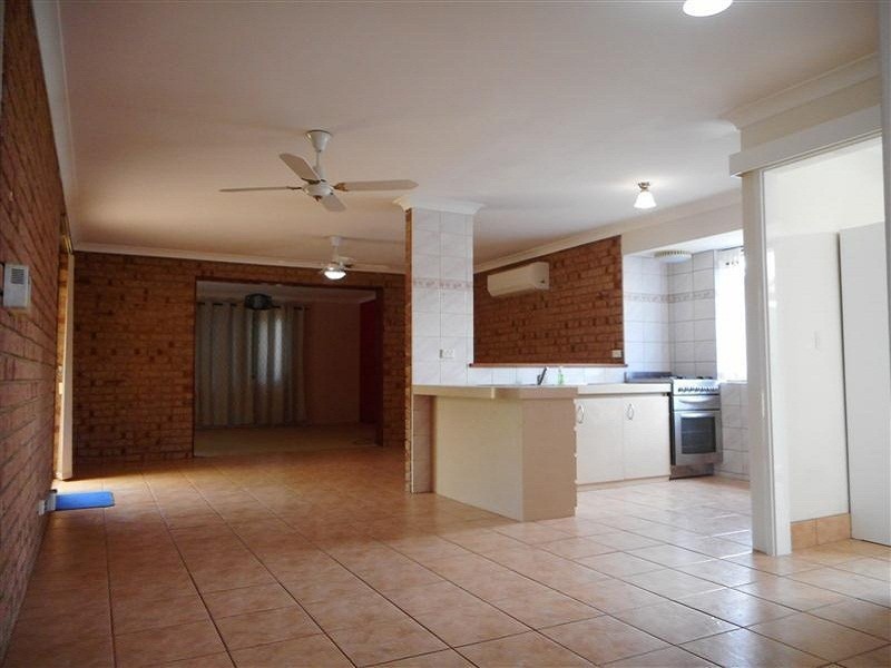 11 Noumea Place, Waikiki WA 6169