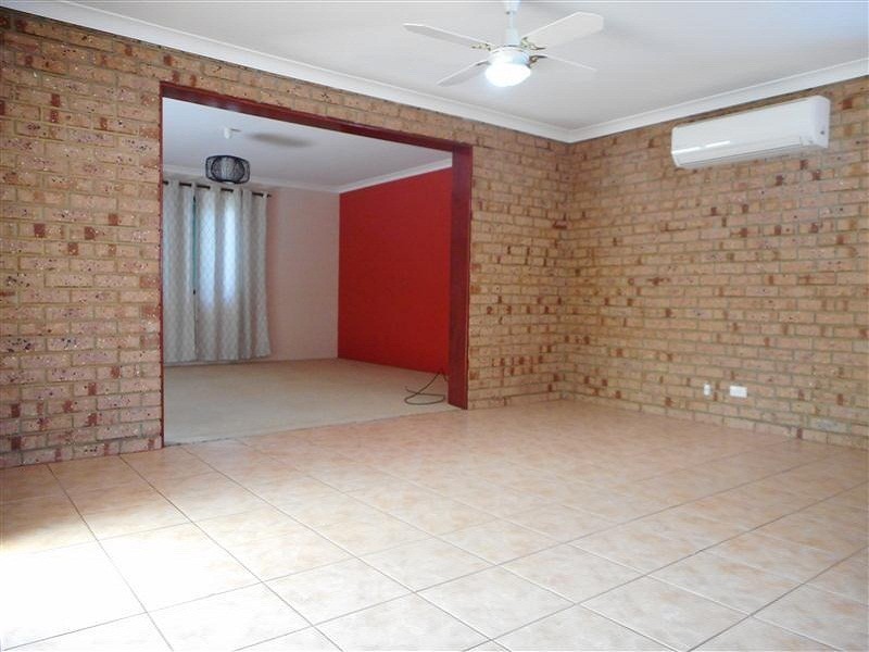 11 Noumea Place, Waikiki WA 6169