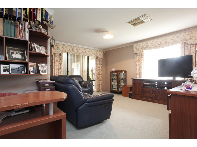 15 Jaywick Close, Safety Bay WA 6169