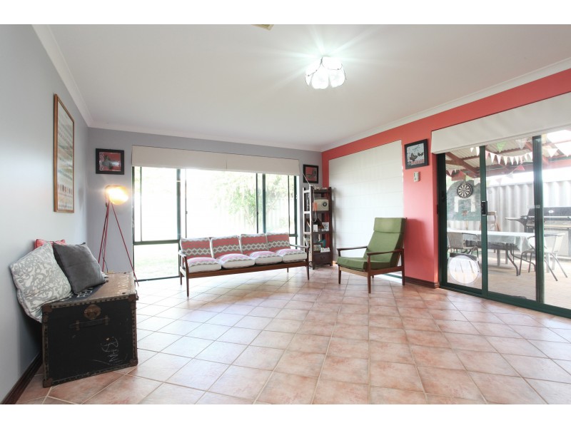 15 Jaywick Close, Safety Bay WA 6169