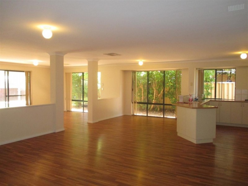 15 Merida Loop, Port Kennedy WA 6172