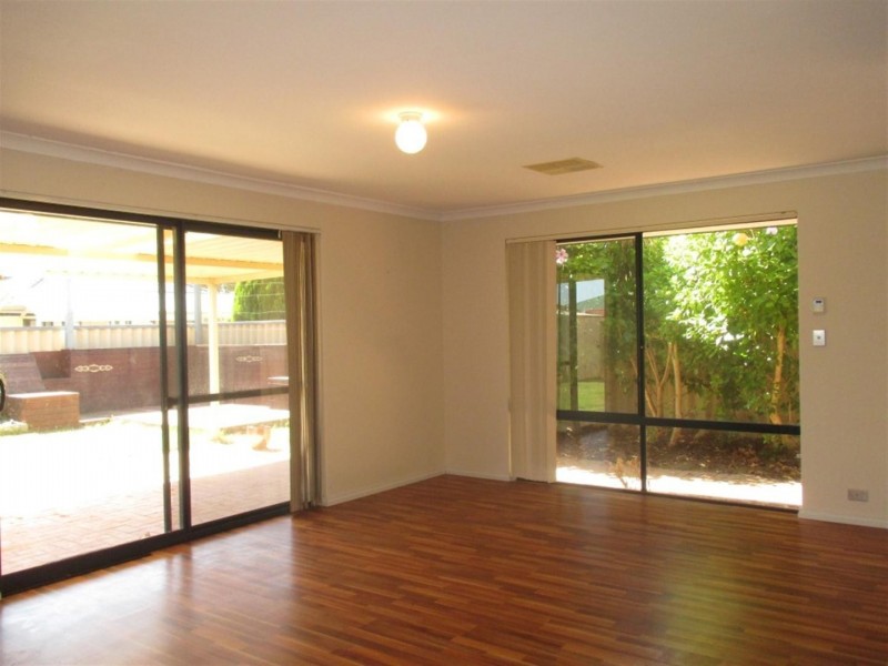 15 Merida Loop, Port Kennedy WA 6172