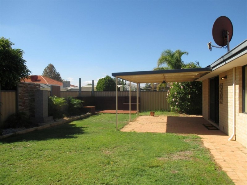 15 Merida Loop, Port Kennedy WA 6172